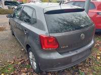 Vaade tagant vasakult