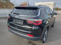 Widok z tyłu po stronie prawej