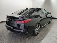 Pogled od pozadi desno