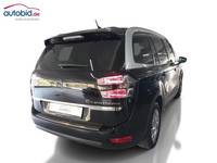 Pogled od pozadi desno