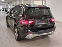 Pogled od pozadi levo