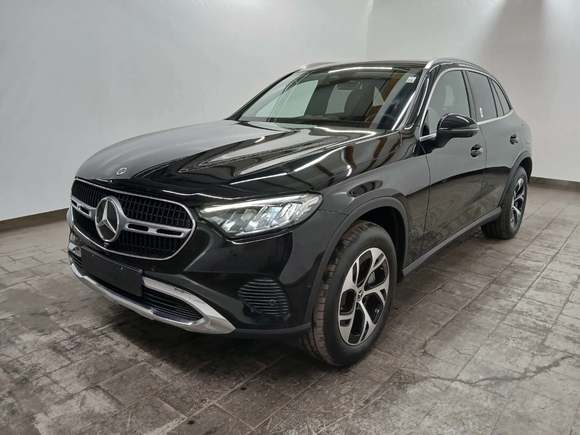 Pogled od napred levo