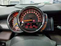 Pohled na přístrojovou desku