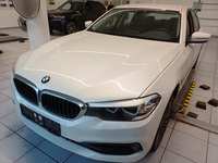 Skats no kreisās puses priekšā