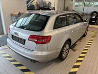 Skats no labās puses aizmugurē