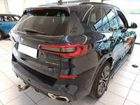 Skats no labās puses aizmugurē