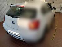 Skats no labās puses aizmugurē