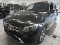 Skats no kreisās puses priekšā