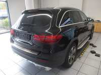 Skats no labās puses aizmugurē