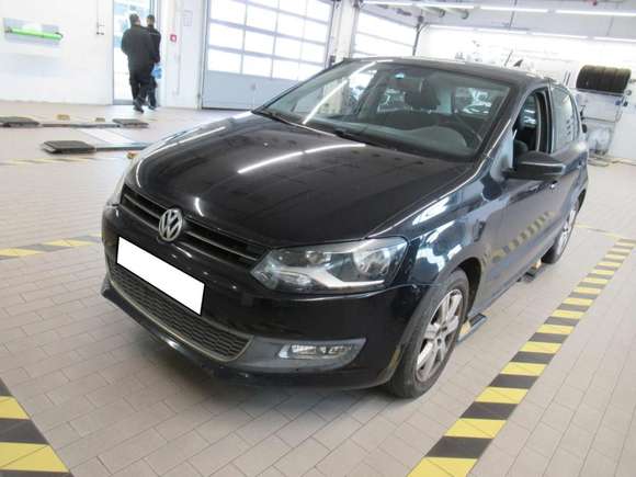 Skats no kreisās puses priekšā