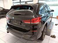 Skats no labās puses aizmugurē