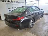 Skats no labās puses aizmugurē