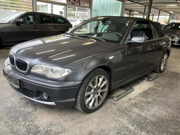 Skats no kreisās puses priekšā