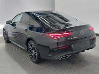 Pogled od pozadi levo