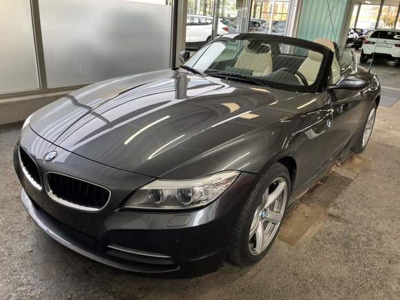 Pogled sprijeda lijevo