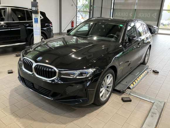 Skats no kreisās puses priekšā