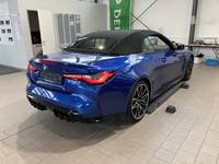 Skats no labās puses aizmugurē