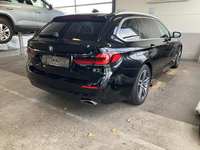 Skats no labās puses aizmugurē