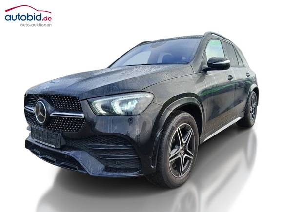 Skats no kreisās puses priekšā