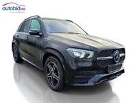 Skats no labās puses priekšā