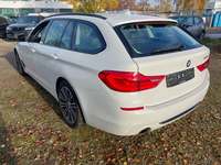 Vue de l’arrière gauche