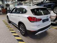 Vista traseira esquerda