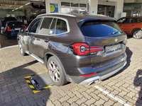 Vista traseira esquerda