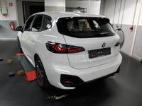 Vista traseira esquerda