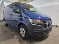 Skats no labās puses priekšā