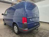 Skats no kreisās puses aizmugurē