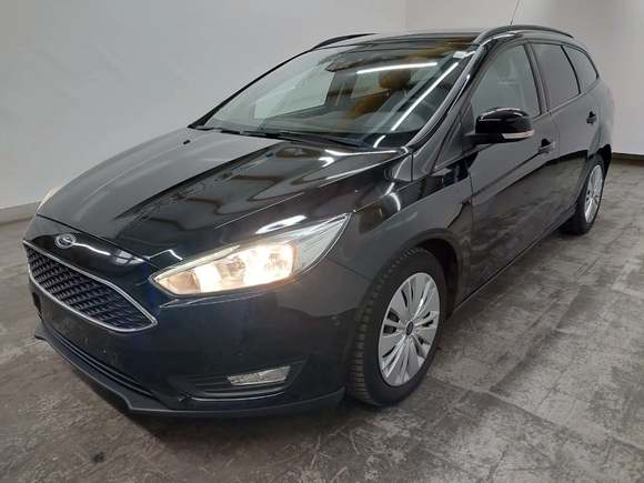 Skats no kreisās puses priekšā