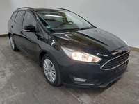 Skats no labās puses priekšā