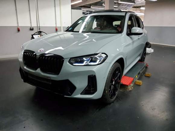 Vista dianteira esquerda