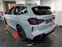 Vista traseira esquerda