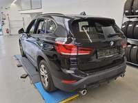 Vista traseira esquerda