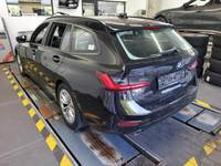 Vista traseira esquerda