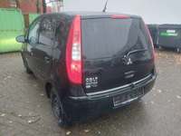 Widok z tyłu po stronie lewej