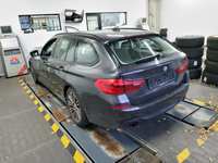 Vista traseira esquerda