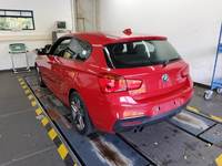 Vista traseira esquerda