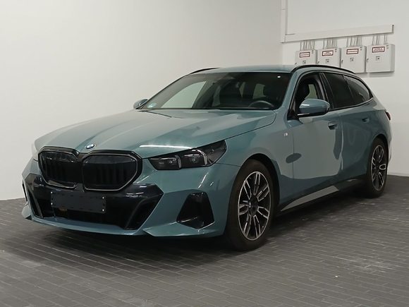 Vue de l’avant gauche