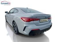 Vaade tagant vasakult