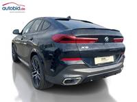 Vaade tagant vasakult