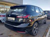 Pogled od pozadi desno