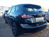 Pogled od pozadi levo