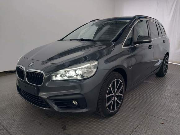 Pogled od napred levo