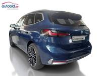 Vaade tagant vasakult