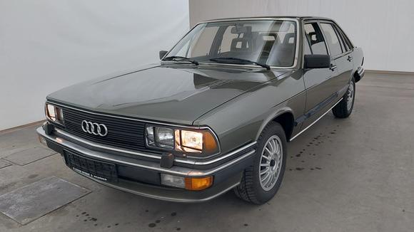 Vue de l’avant gauche