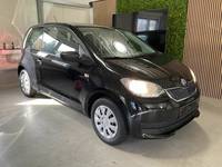 Pogled desno spredaj