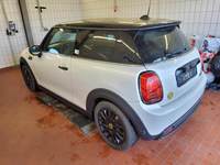 Widok z tyłu po stronie lewej