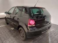 Vaade tagant vasakult